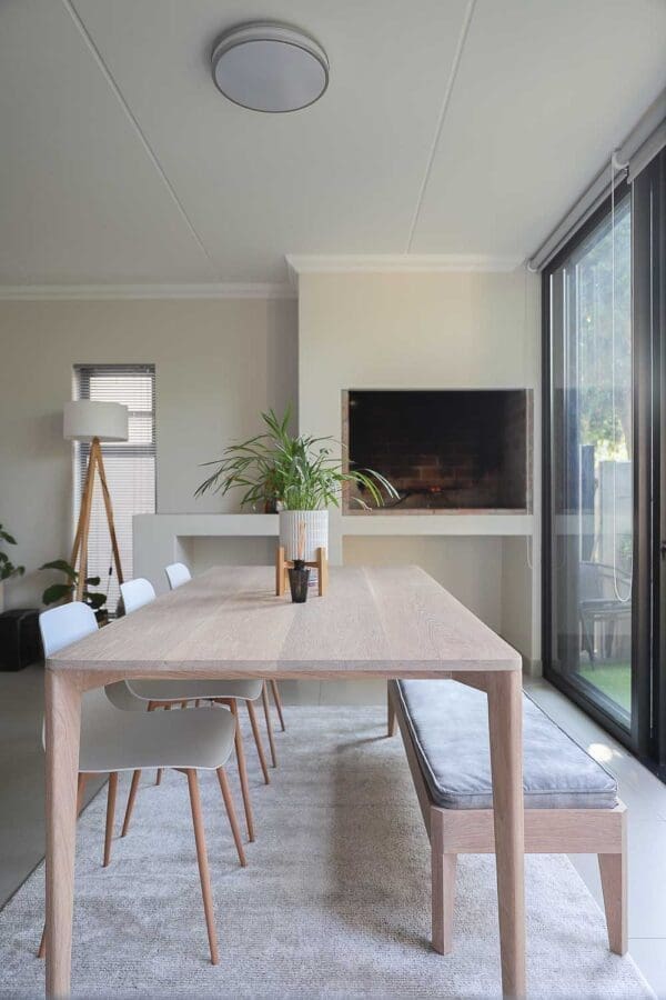 Blanco dining table - Image 3